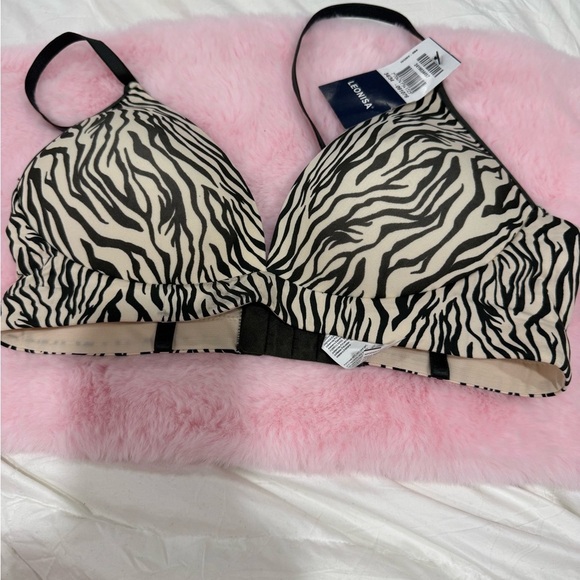 Leonisa Plunge Wireless Bras for Women - Seamless No Underwire
Triangle Bra - Picture 2 of 13